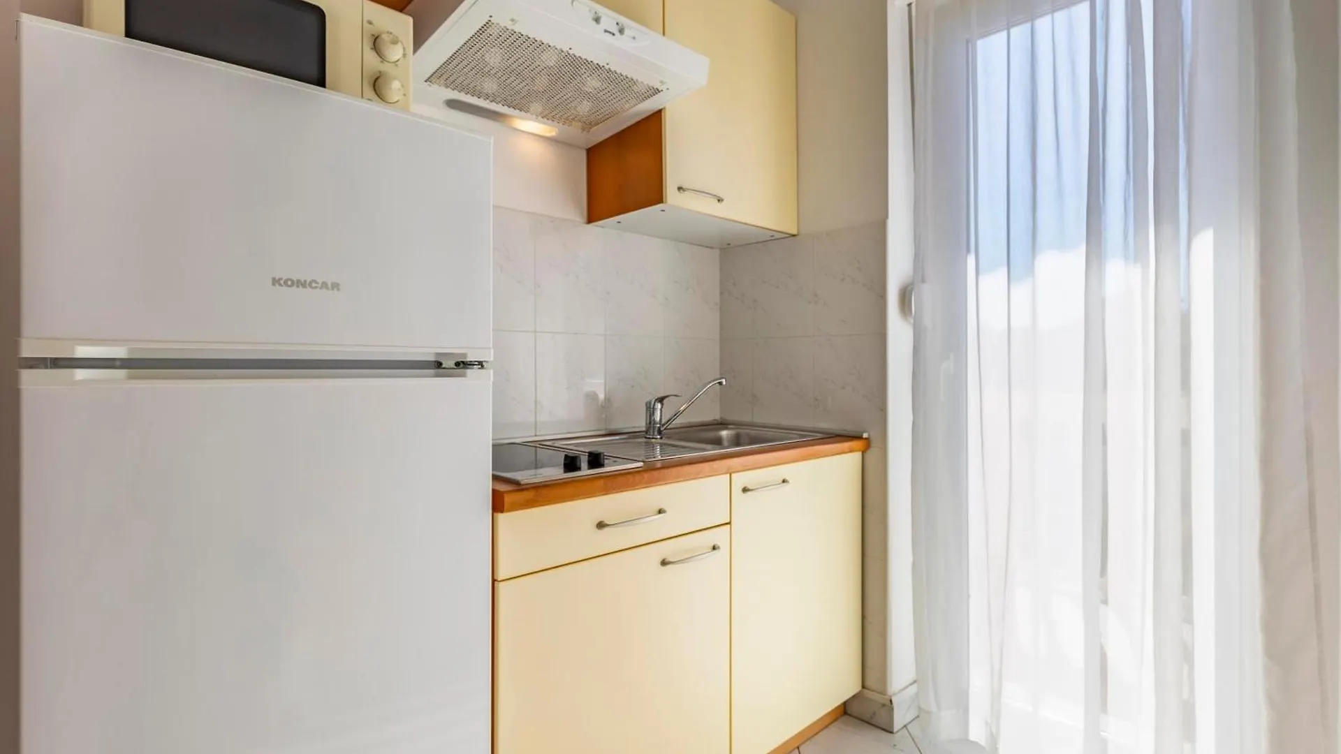 Apartments Rocco 1 Banjole 0*,