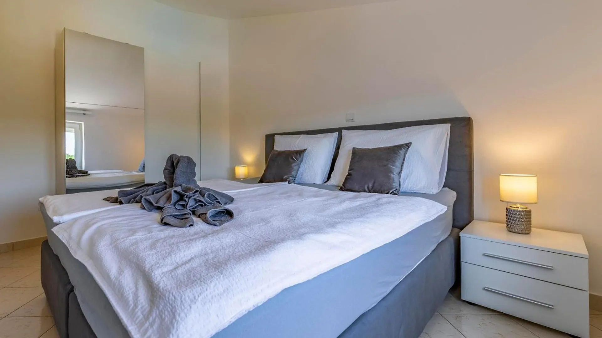 Apartments Rocco 1 Banjole